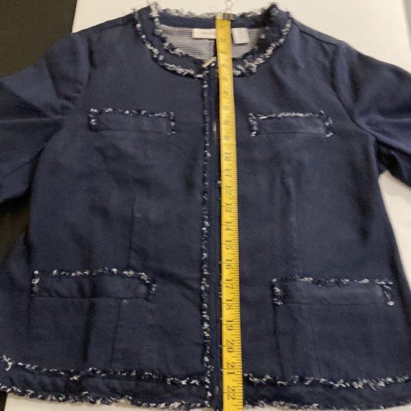 Chico’s blue denim jacket size 1 = Medium. 100% cotton. Front zipper. 4 pockets. - Picture 9 of 12